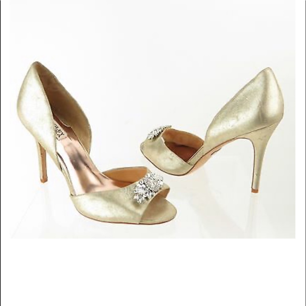 Badgley Mischka Soft gold evening shoes